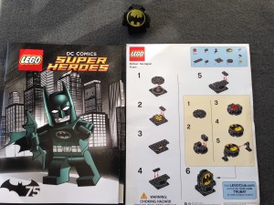 LEGO Super Heroes DC Batman Bat Signal Build ToysRUs Bricktober October 2014
