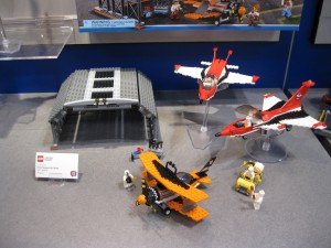 LEGO City 60103 Airport Air Show August 2016 NYTF - Toysnbricks