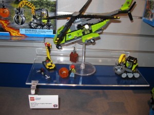 NYTF LEGO City 60123 Volcano Supply Helicopter Aug2016 - Toysnbricks