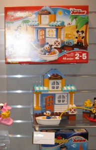 NYTF LEGO Duplo Disney Junior 10827 Mickey & Friends Beach House Aug2016 - Toysnbricks