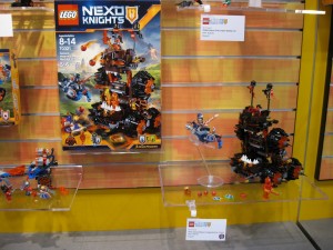 LEGO Nexo Knights 70321 General Magmar's Siege Machine of Doom NYTF 2016 - Toysnbricks
