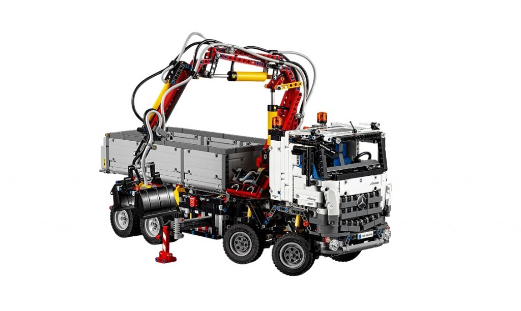 LEGO Technic 42043 Mercedes-Benz Arocs 3245 - Toysnbricks