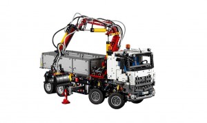 LEGO Technic 42043 Mercedes-Benz Arocs 3245 - Toysnbricks