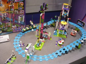 NYTF 2016 LEGO Friends 41130 Amusement Park Roller Coaster - Toysnbricks