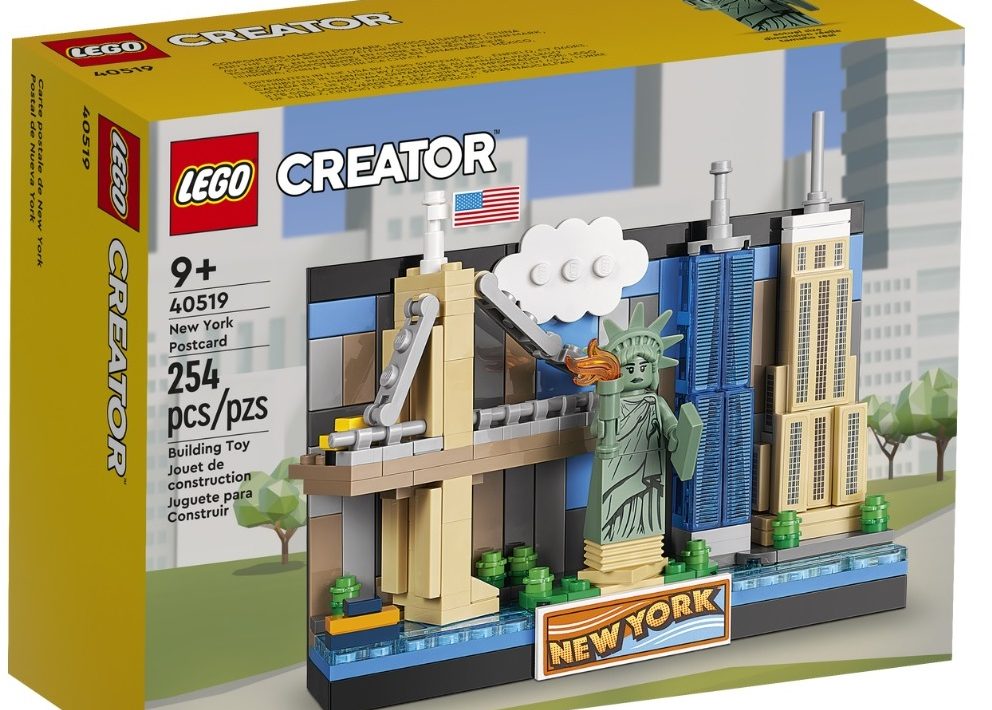 LEGO Creator New York Postcard 2022 Available for Sale at LEGO Shop at Home - Toys N Bricks